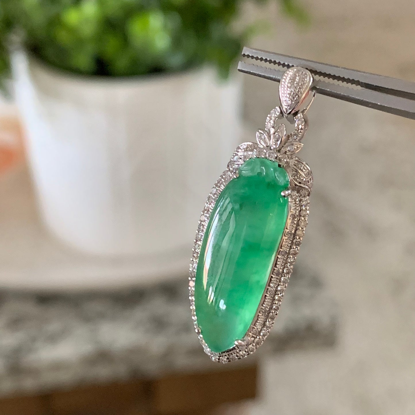 MT20210016天然翡翠A货 玻璃种飘阳绿花、金丝绿福瓜吊坠