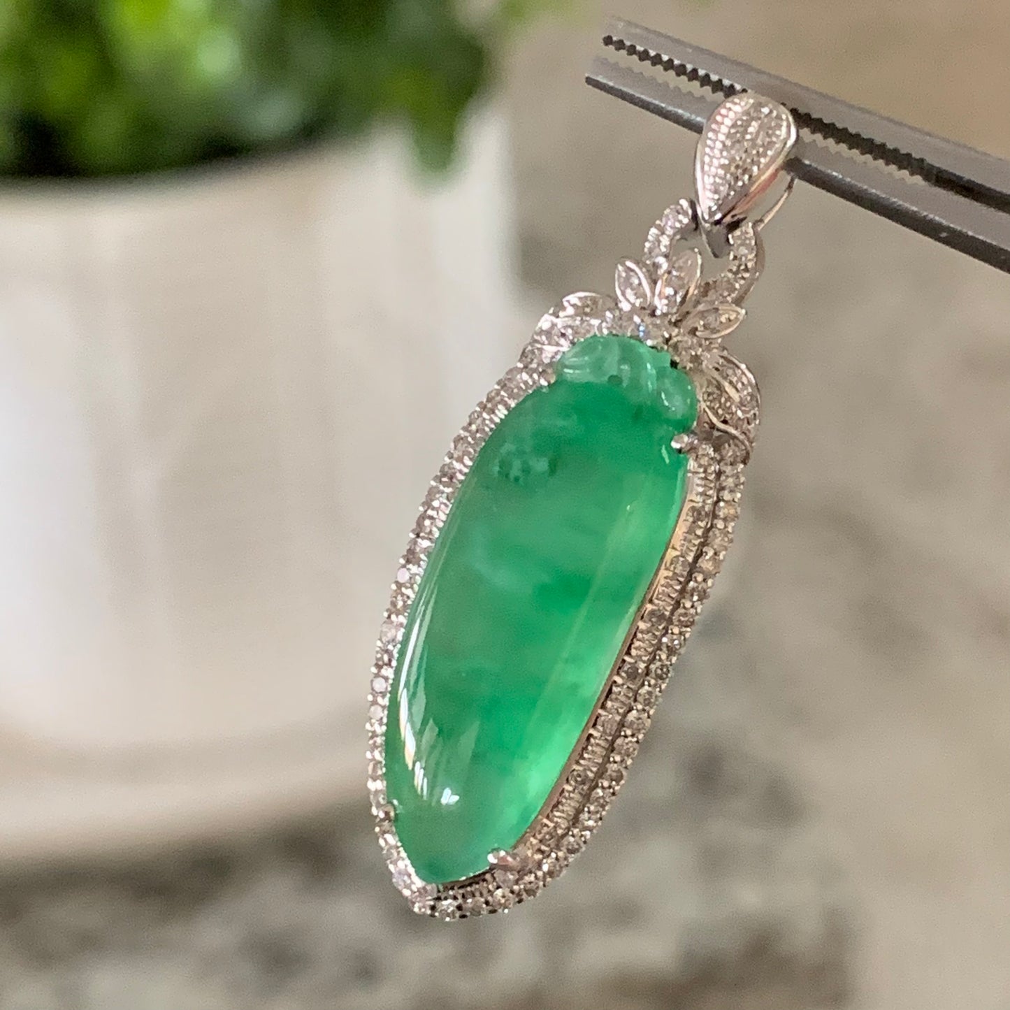 MT20210016天然翡翠A货 玻璃种飘阳绿花、金丝绿福瓜吊坠