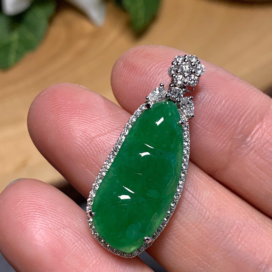 MT20210004 美瞳天然翡翠A货 冰种辣绿翡翠福豆吊坠