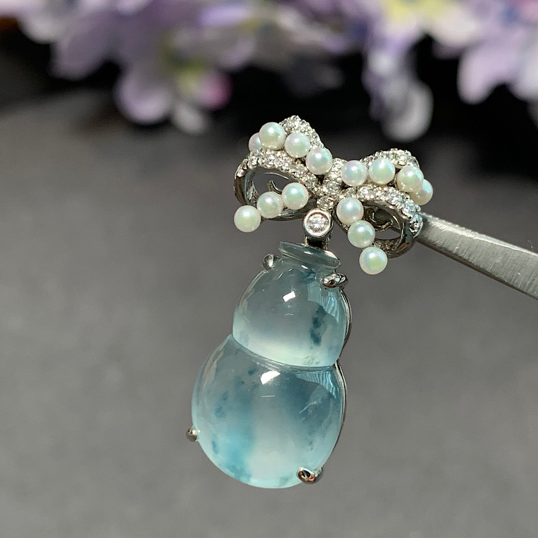 MT20210012 美瞳天然A货 高冰种飘花翡翠葫芦吊坠