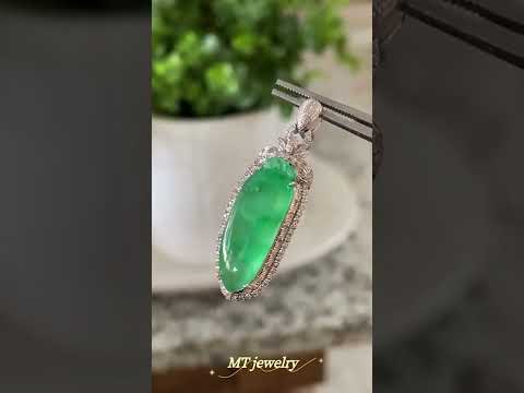 MT20210016天然翡翠A货玻璃种飘阳绿花、金丝绿福瓜吊坠– MT Jewelry